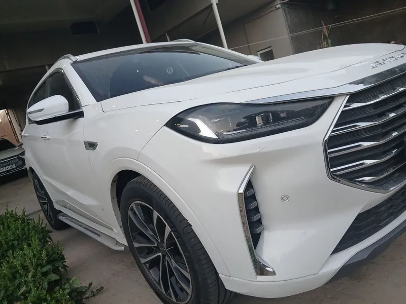 JETOUR x70 dubai 2023 4 JETOUR x70 dubai 2023 4
