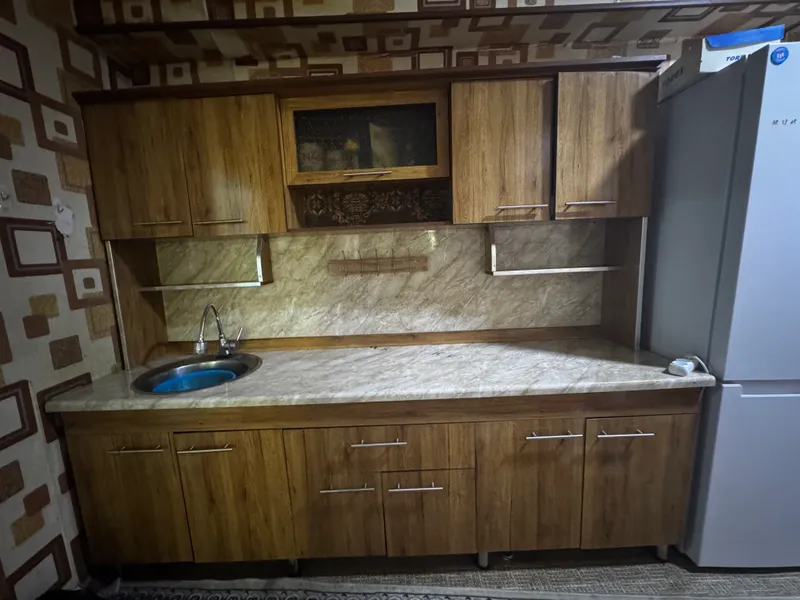 Kuxnni mebel 2.20/2 holati yaxshi