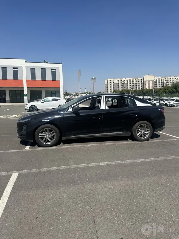 Hongqi e-qm 5 500km запасход 2025-ийл 4 Hongqi e-qm 5 500km запасход 2025-ийл 4