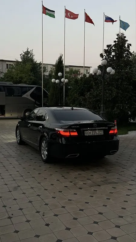Продаётся Lexus LS600HL 4wd 2008 года 3 Продаётся Lexus LS600HL 4wd 2008 года 3