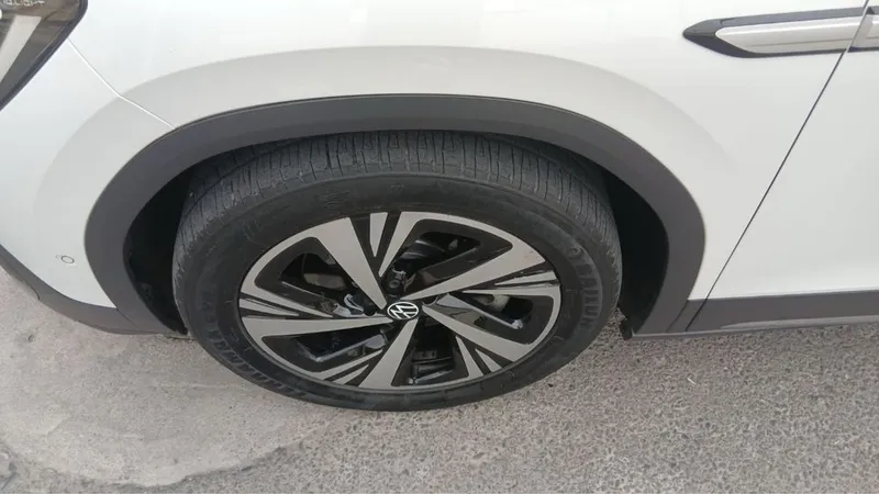 Volkswagen id 6 pro срочно продается — фото 1