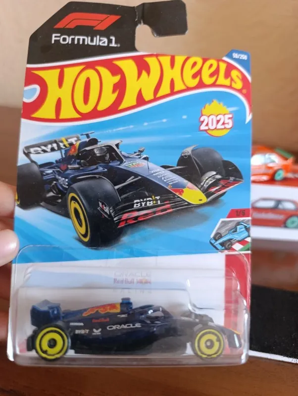 Formula 1 hot wheels redbull