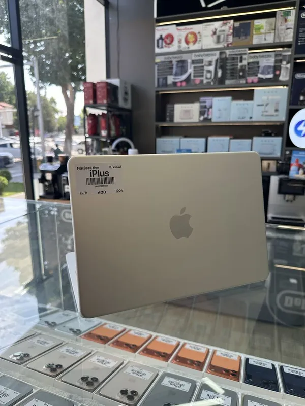 MacBook Neo 8/256 1