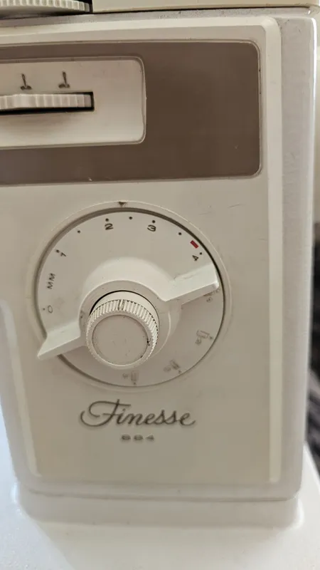 Швейная машинка Finesse 884 - аналог Singer 834 — фото 2