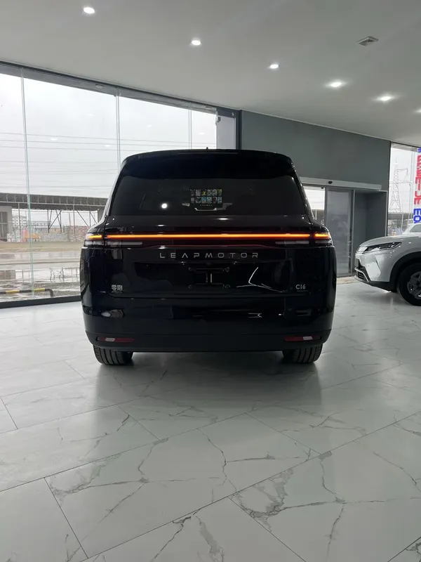 Leapmotor C16 гибрид 280км фулл рестайлинг 2026 в наличие — фото 3