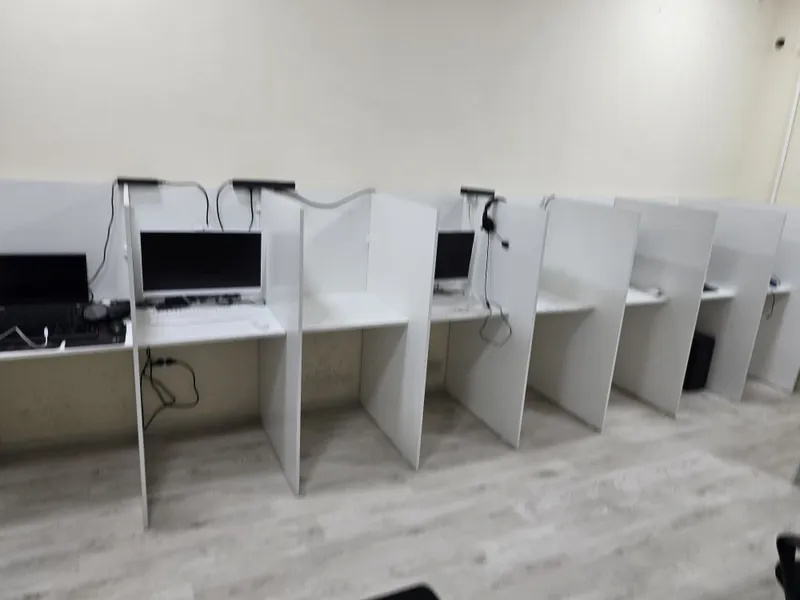 Call-markaz stollari sotiladi (20 dona) 4 Call-markaz stollari sotiladi (20 dona) 4