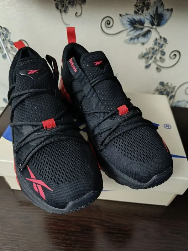 Кроссовки REEBOK 43 размер 3 Кроссовки REEBOK 43 размер 3