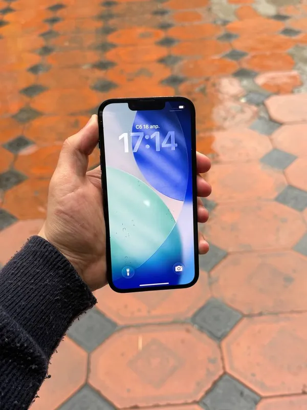 iPhone 13 sotiladi xolati ideal 128/85 face truton bor — фото 2