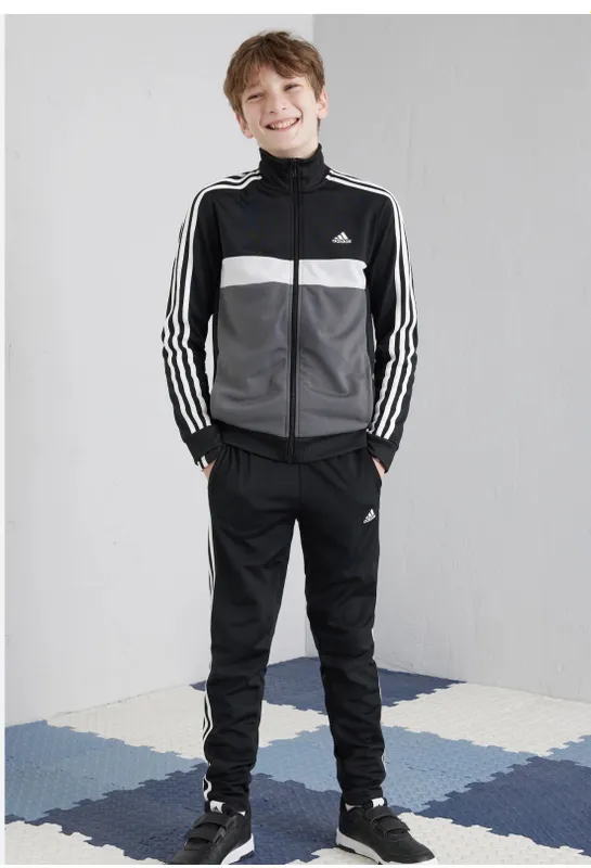 Спортивка Adidas, носили 4 дня, состояние идеальное 3 Спортивка Adidas, носили 4 дня, состояние идеальное 3