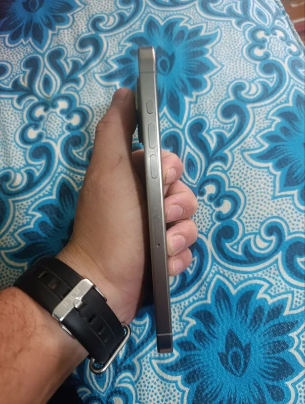 Iphone 15 pro max 526 82 yom 6