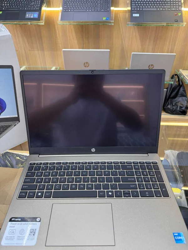 Noutbuk ASUS Vivobook Go 15 Intel Core i3-N305 8/256 gb UFS 15.6" FHD — фото 3