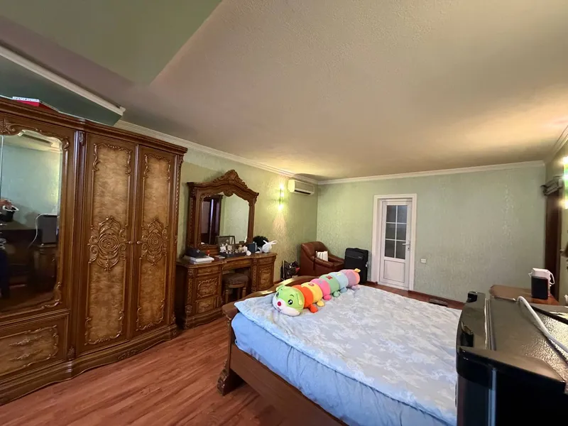 580 m² uy sotiladi, Yakkasaroy tumani · ID 43086 5 580 m² uy sotiladi, Yakkasaroy tumani · ID 43086 5