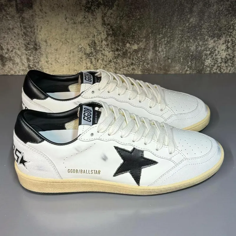 GOLDEN GOOSE