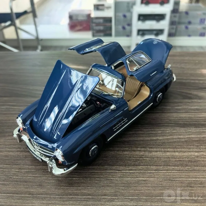 Mercedes 1:18 для коллекции 2 Mercedes 1:18 для коллекции 2