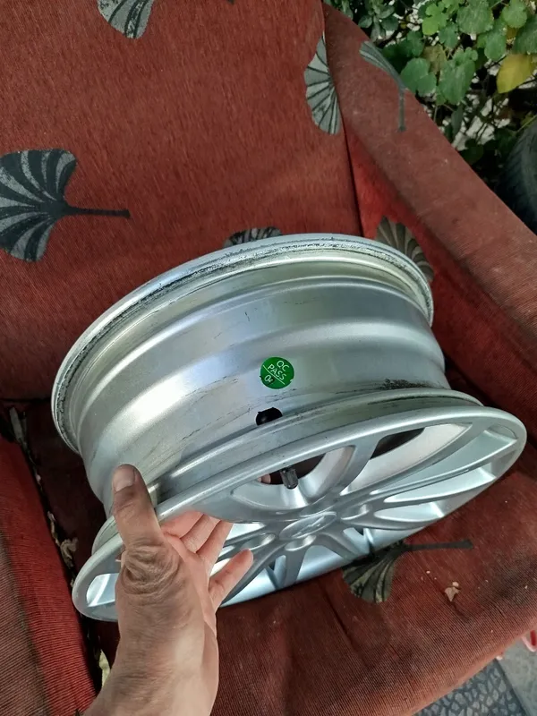 Srochniy Gentra R15 diska sotiladi donaligi. 5 Srochniy Gentra R15 diska sotiladi donaligi. 5