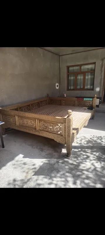 Тапчан чинор дарахтидан 2