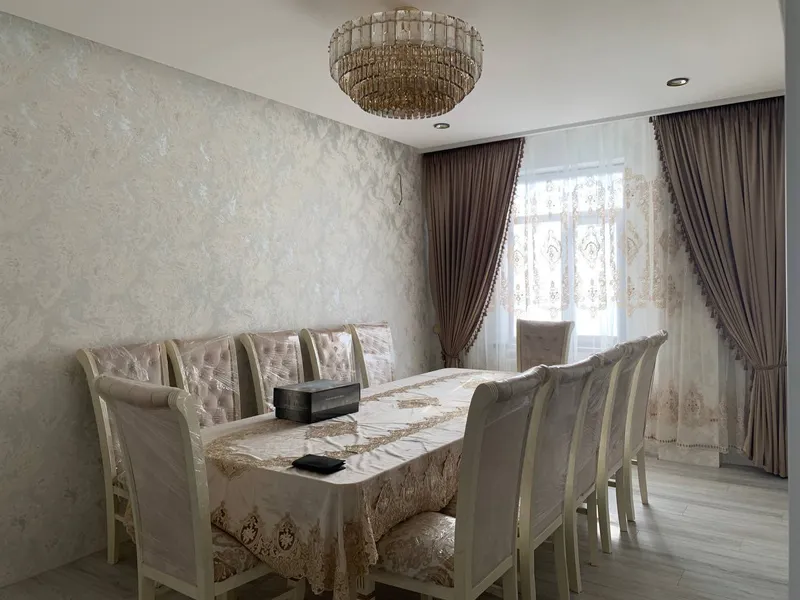 Продаются стол и стулья Kamut (12 шт.), состояние хорошее 1 Продаются стол и стулья Kamut (12 шт.), состояние хорошее 1