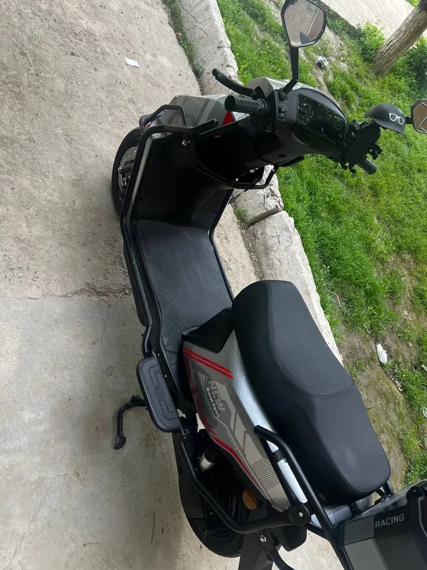 Sukuter 75 tezligi 60 km yuradi 32 lik 6 ta quyilgan