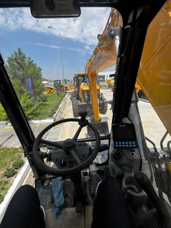 Экскаватор колесный Liugong W915E. Рассрочка Предоплата 30%. — фото 6