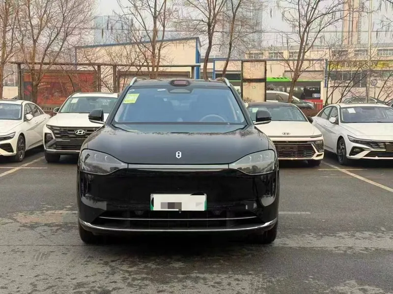 Aito M9 PHEV Ultra шестиместный салон 1 Aito M9 PHEV Ultra шестиместный салон 1