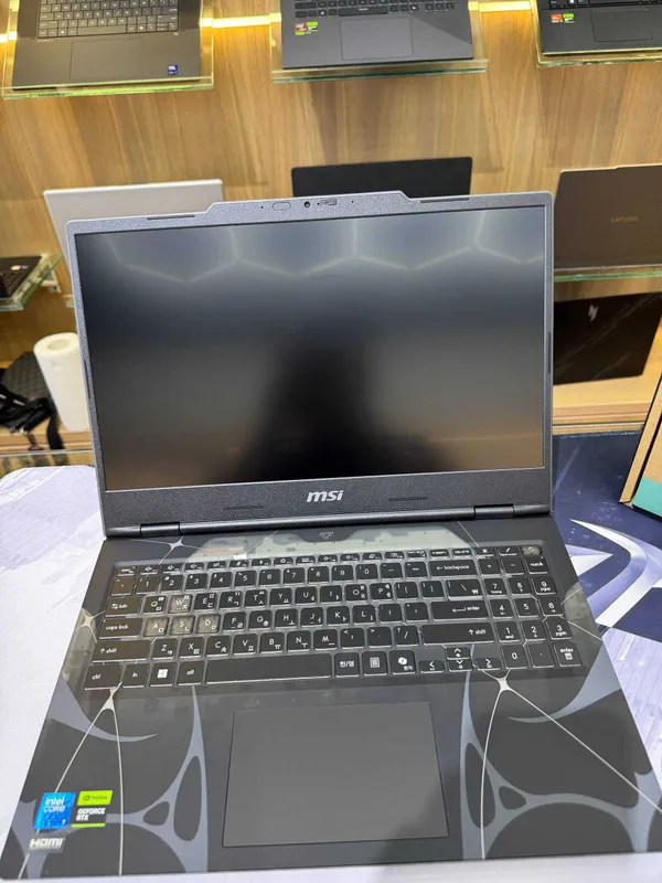 Noutbuk MSI Cyborg 15 Intel Core 7 240H RTX 5060 8/512GB SSD 15.6" IPS — фото 3