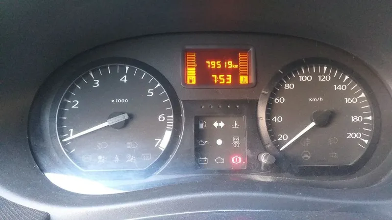 Лада ларгус 1.6 родная краска — фото 4 Лада ларгус 1.6 родная краска — фото 4