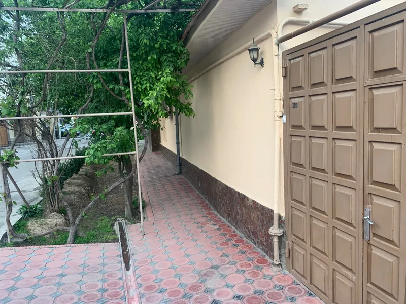 Продаётся дом 3 сотки (17м фасад) в центре города 2