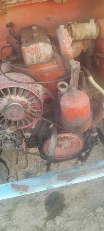 Traktor T16 naxadu 3 Traktor T16 naxadu 3