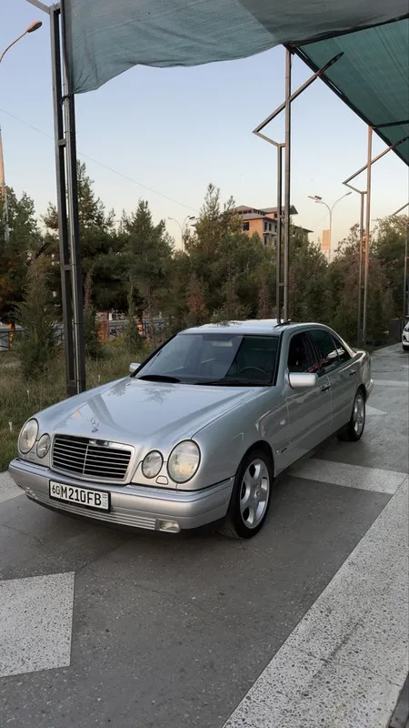 Mercedes benz w210 E280 1
