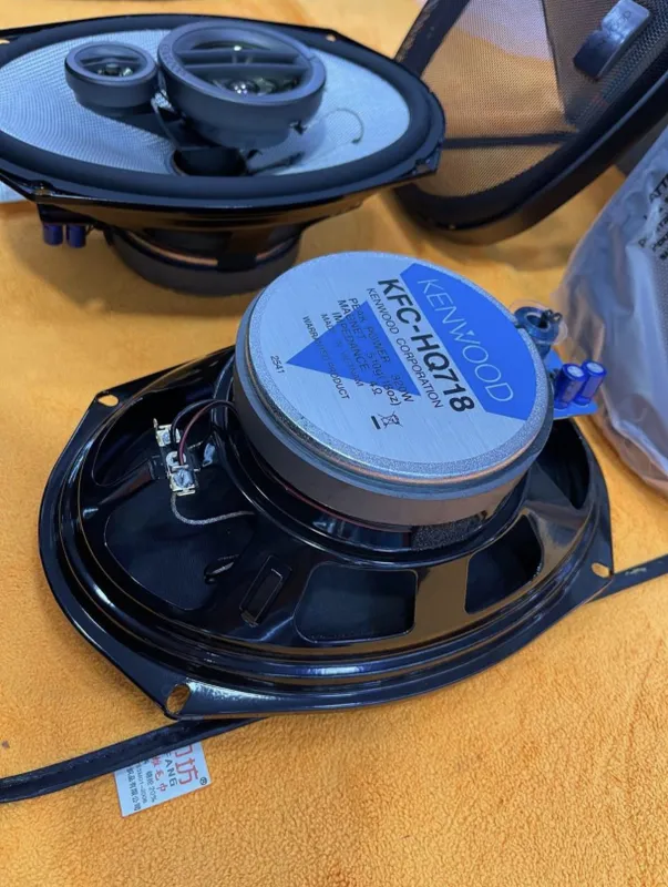 Kenwood 320W HQ 718 kalonka sotiladi yangi 4 Kenwood 320W HQ 718 kalonka sotiladi yangi 4