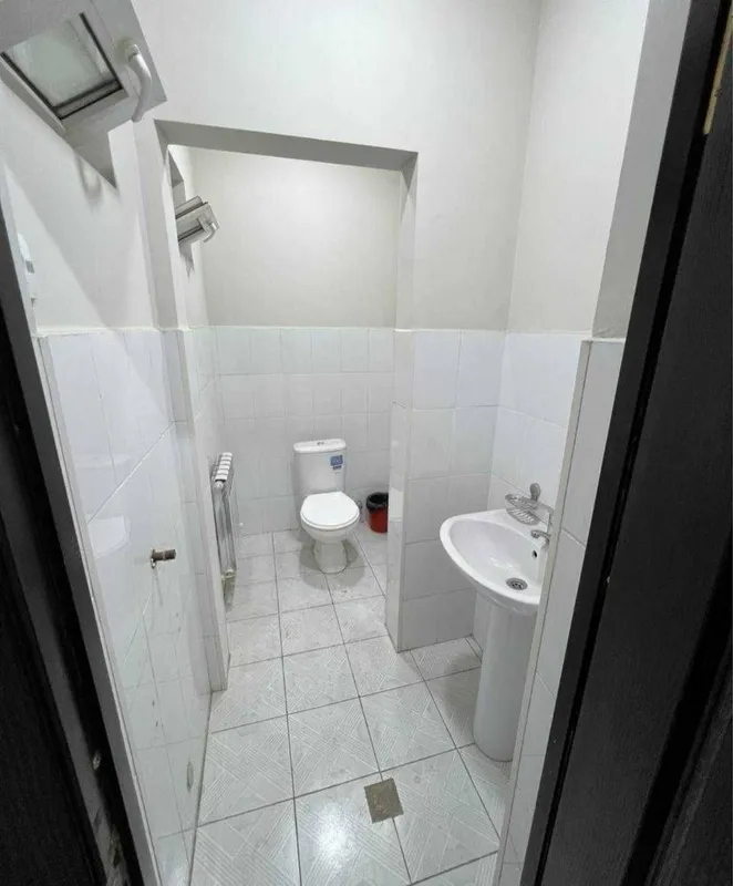 Аренда под офис 120м2, недалеко Мирабад Авеню! 2 комната 1 этаж! 1600у — фото 3