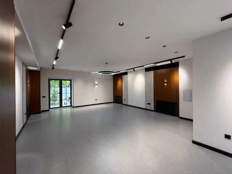 Срочно продается Коммерческое помещение 910 м² | Нукусская | 1 линия — фото 8