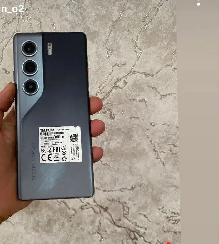 Tecno camon 40 pro 1 Tecno camon 40 pro 1