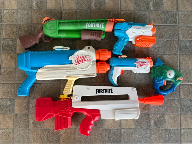 Продаются водяные пистолеты бластеры Nerf