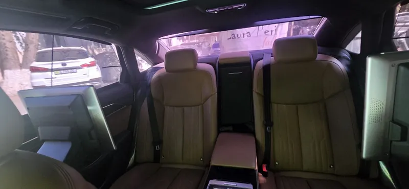 Audi a 8 long full prezidentskiy 2018 god — фото 4
