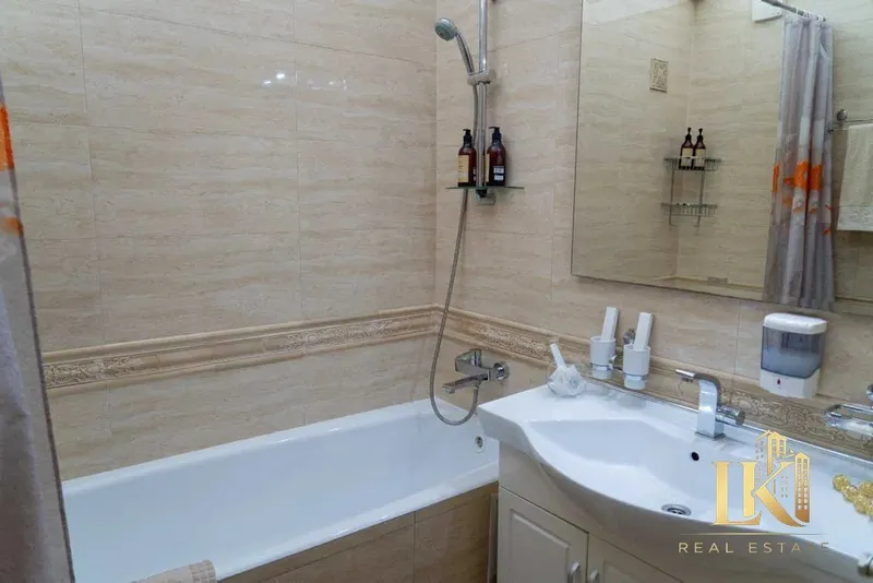 Продаётся 3-комнатная квартира 120 м² с ремонтом, Мирабадский район (ориентир: Госпитальный рынок) 9