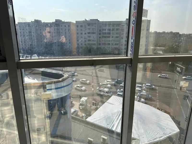 Бизнес центрда офис сотилади срочна