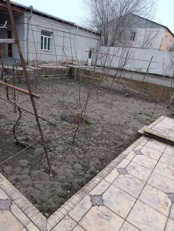 Янгибозор тумани марказидаги ховли уй сотилмоқда. 348 кв.м. уй, 7.26 с — фото 2