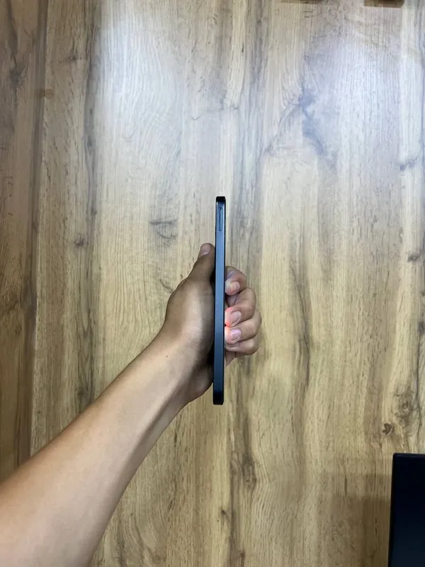 Samsung A17, состояние хорошее, использовался 2–3 месяца, коробка есть 4
