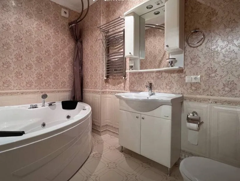 Аренда. Метро Космонавтов. 3Х комнатная. 90м2 — фото 5