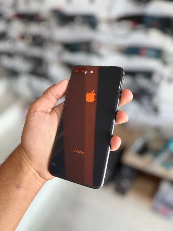 iPhone 8+ 64GB