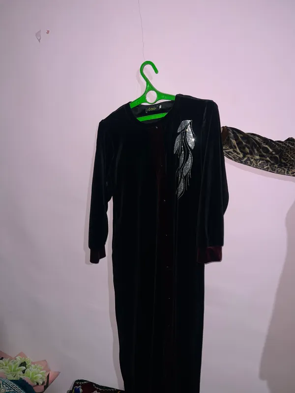 Ayollar va bolalar kiyimlari