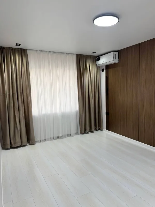 Mirzo Ulug‘bek tumanida 70 m² maydonli 3 xonali kvartira sotiladi 4