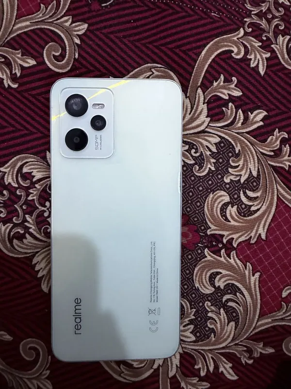 Realmi s35 holati ideal