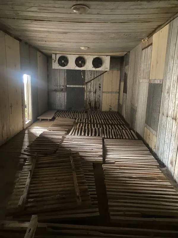 Xaladelnik jami 250 tonalik, siklat zal ham maxsulot saqlash uchun 1 Xaladelnik jami 250 tonalik, siklat zal ham maxsulot saqlash uchun 1