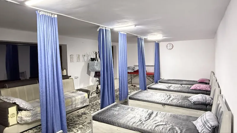 Продается дом,530кв,10 спальных комнат,подвал. — фото 3