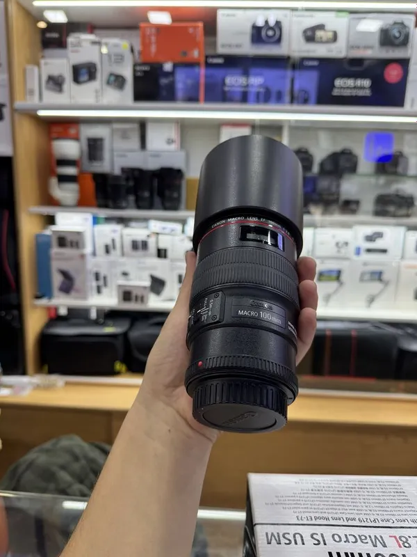 Макрообъектив Canon EF 100 мм 3