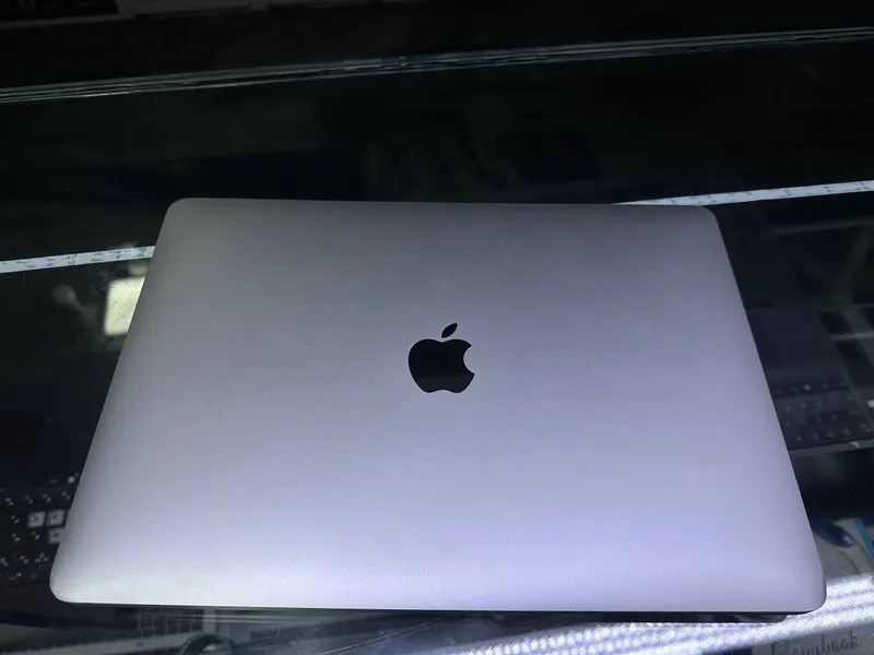 Macbook Pro (2020) 4 Macbook Pro (2020) 4