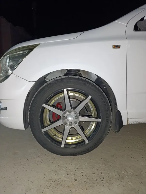 R17 diska balon barter qilinadi R15 Cobalt zavod sakaga.