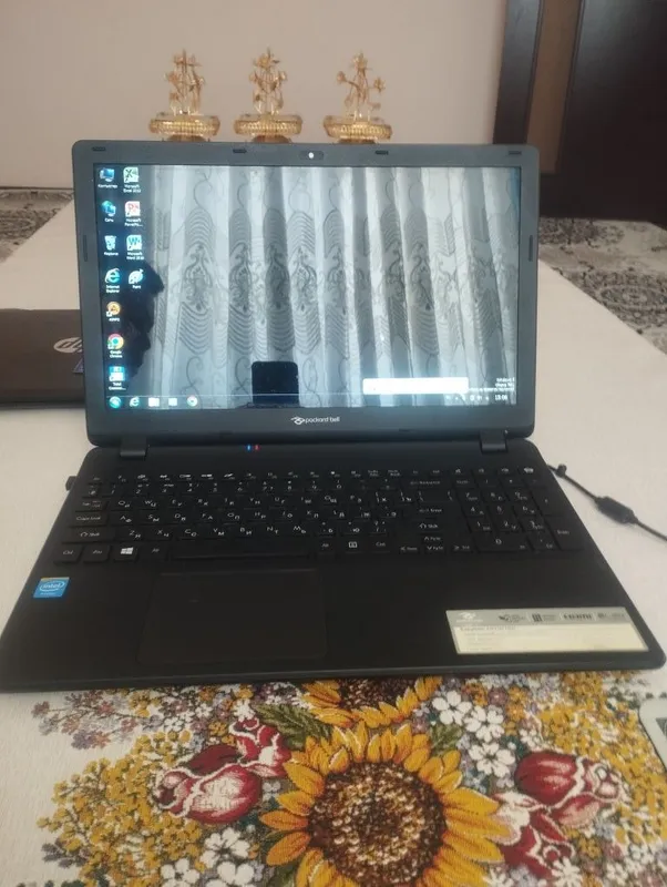 Noutbook satiladi 2 Noutbook satiladi 2